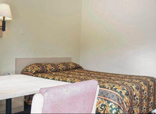 Motel America's - 2*