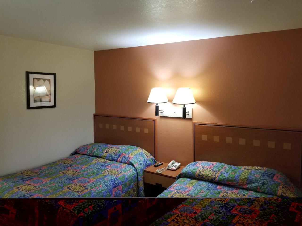 America's - Motel 2*