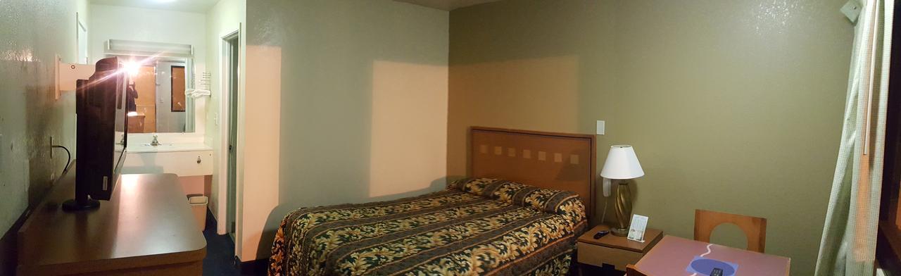 Motel America's - 2*