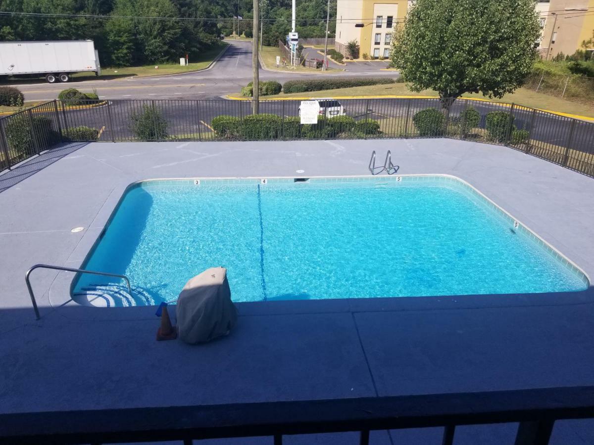 America's - 2* Macon